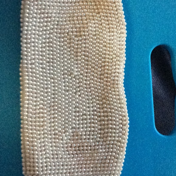Beautiful Vintage La Regale Pearl Clutch - Picture 3 of 3